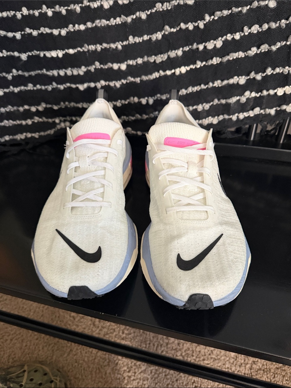 Nike men’s White, Black & Light Blue Zoomx Invincible Run 3 Running Shoes - Picture 3 of 8